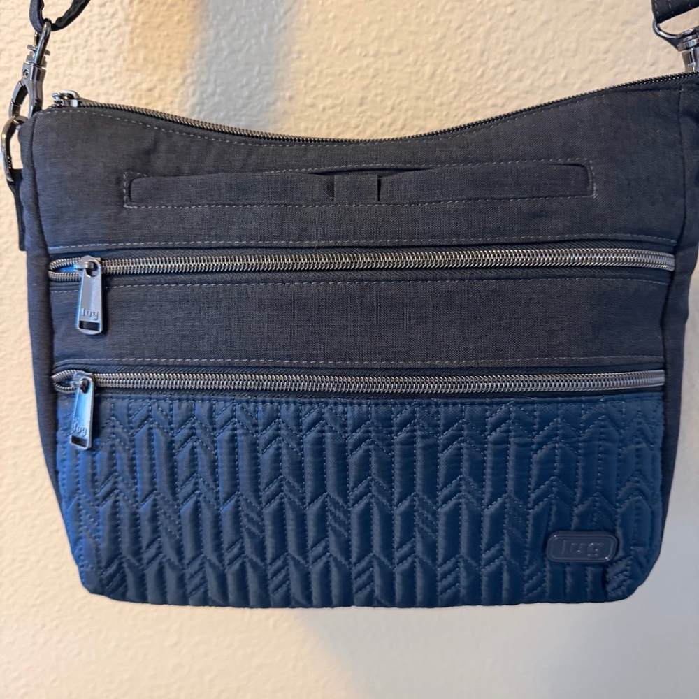Lug Slider RFID Crossbody Bag Navy/Black